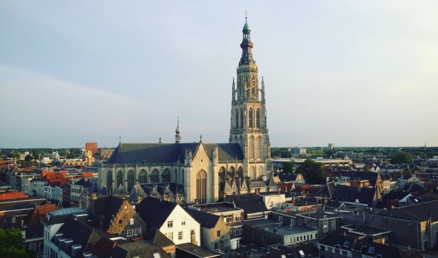 De Grote Kerk blijft in het centrum de blikvanger.
