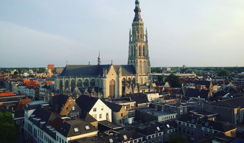 De Grote Kerk blijft in het centrum de blikvanger.