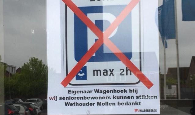 De SP heeft pamfletten opgehangen.