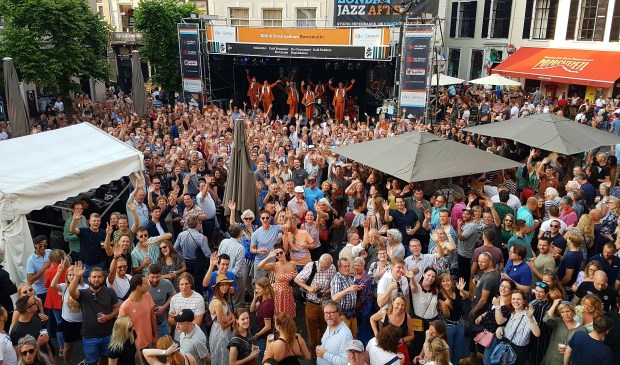Drukte in de binnenstad met het Jazz Festival.