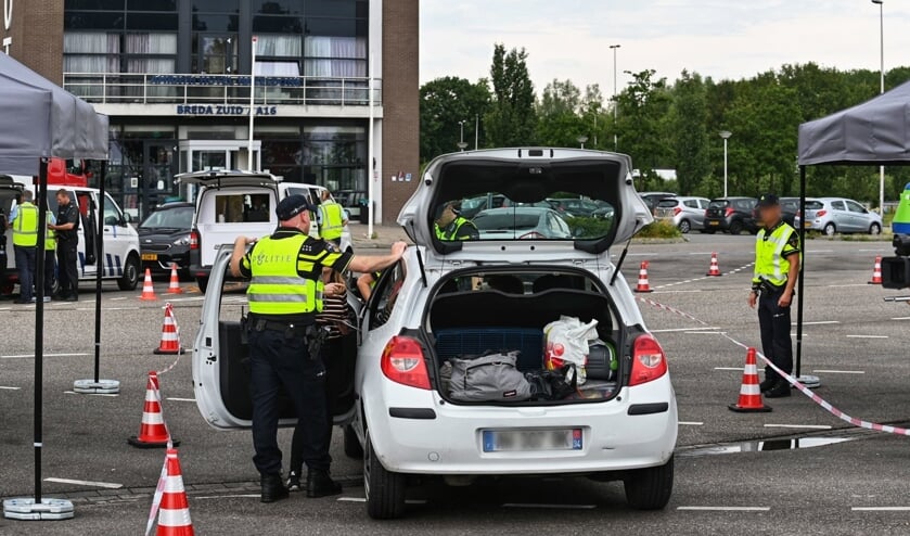 De politie staat er al sinds 09.00 uur.