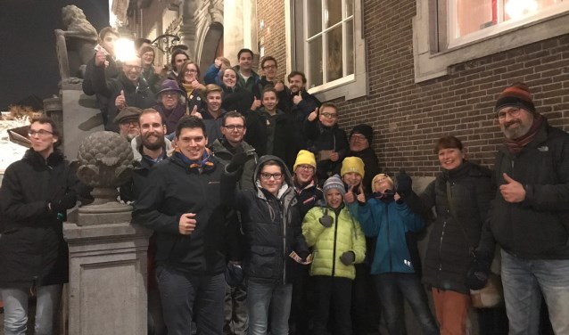 Scouts bij het Stadhuis bij hun protest tegen de