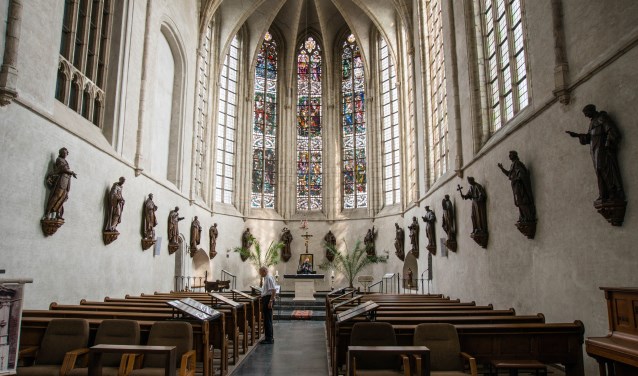 Beelden uit de 17e eeuwse koorbanken in de kerk van Wouw.