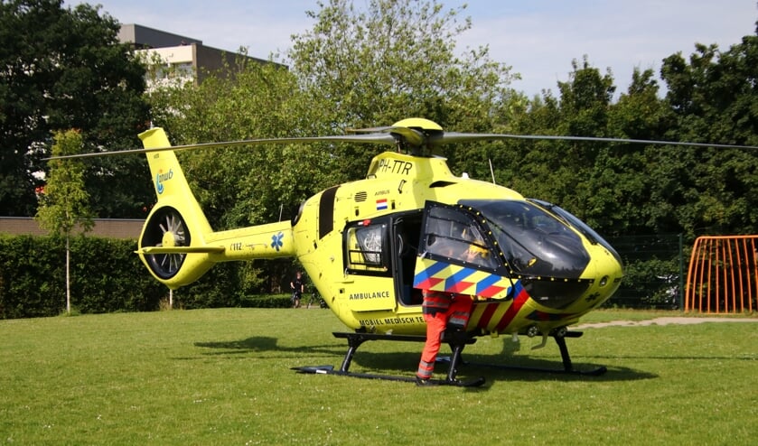 De traumahelikopter landde voor een reanimatie.