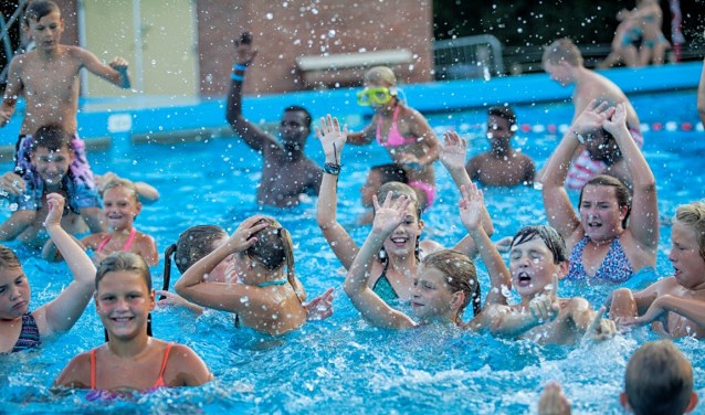 Zwemmen in een buitenbad zit er ook in de toekomst niet in. ARCHIEFFOTO