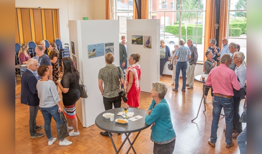 Kijken in Kunstkamer Holland Huis 