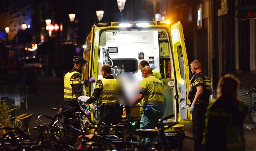 Het slachtoffer is met ernstige verwondingen overgebracht naar het ziekenhuis.