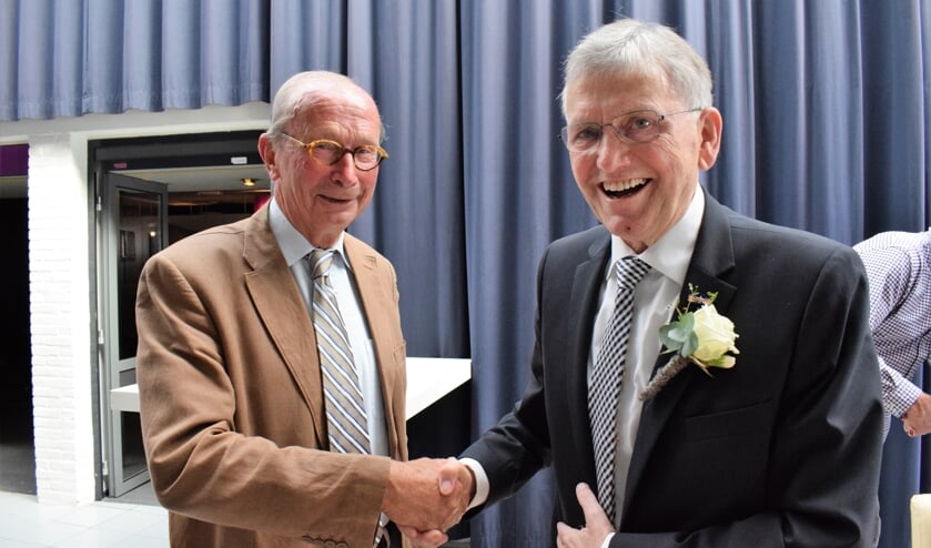 Oud-burgemeester Hans van Agt op de afscheidsreceptie van Jan van Hal.