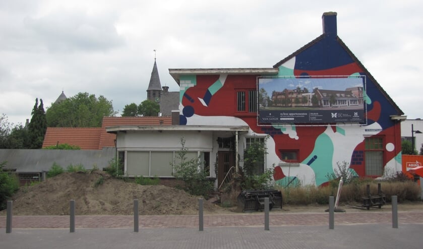 De plek in het centrum van Zundert waar straks het project Tantes van Van Gogh wordt gebouwd.