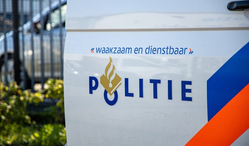 Snorfietser (18) aangehouden in Goes voor bezit van drugs en een boksbeugel