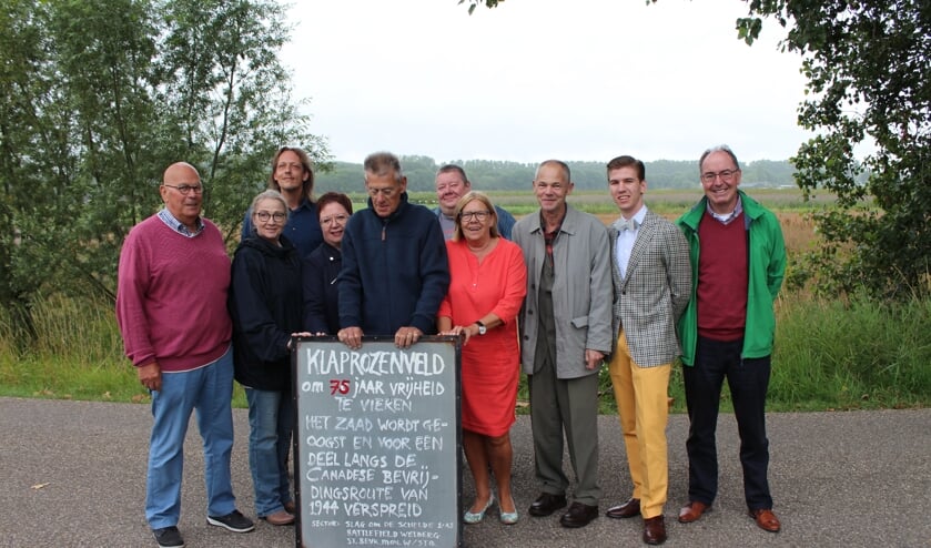 De officiële eigendomsoverdracht van het klaprozenveld aan de Canadezenweg vindt plaats in het jaar van 75 jaar bevrijding.