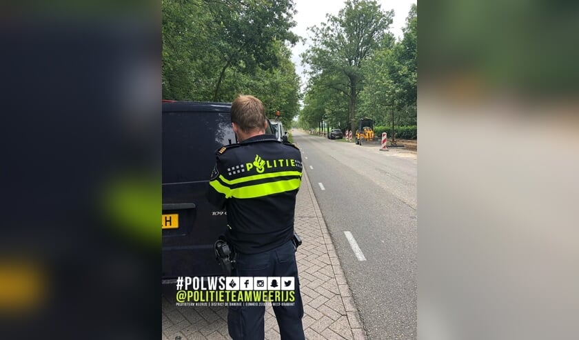 De politie deelde bekeuringen uit bij snelheidscontroles in Achtmaal