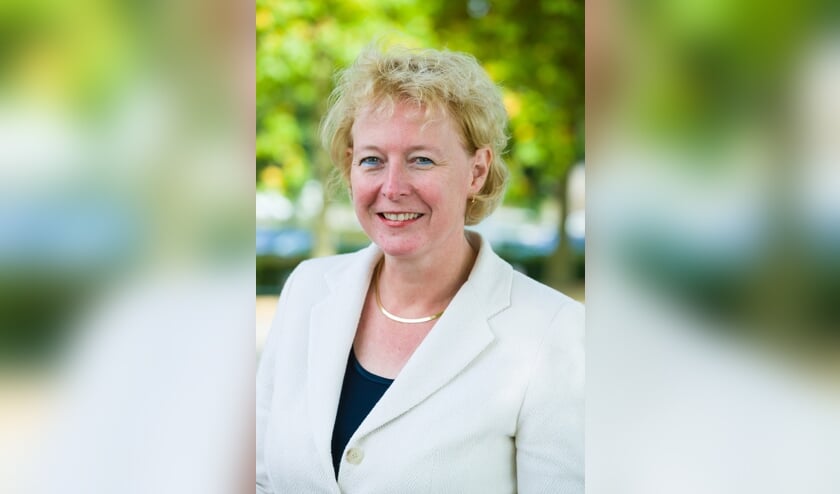 Mevrouw drs. C.A.L.M. (Christianne) Lennards.
