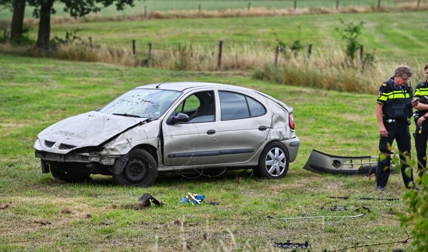 De auto raakte zwaar beschadigd.