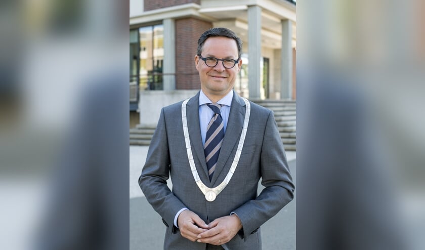 Vlissingen wil verder met burgemeester Van den Tillaar