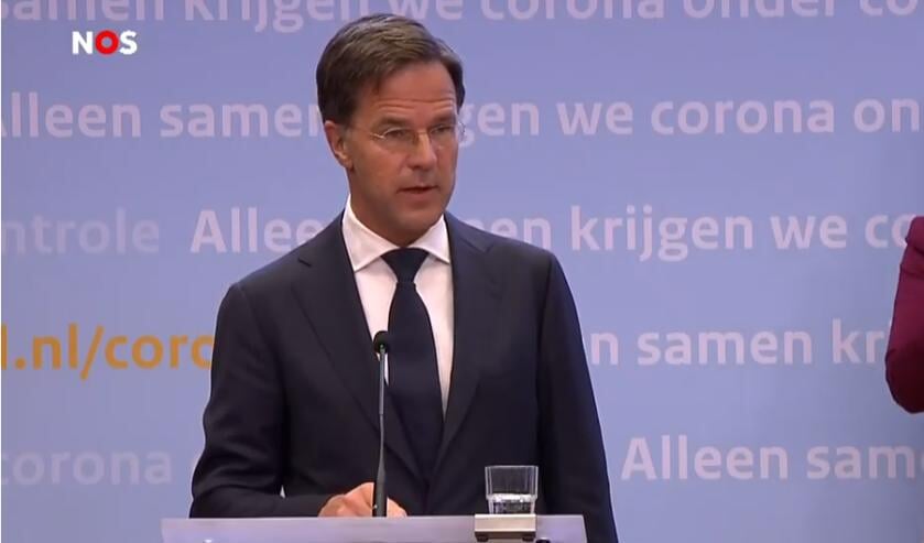Rutte: ‘Avondlockdown verlengd, scholen eerder dicht en een boosterprik vanaf 18 jaar’