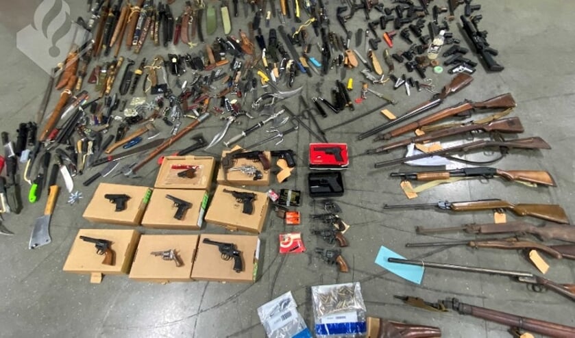 Actieweek politie levert 434 ingeleverde messen en 26 vuurwapens op