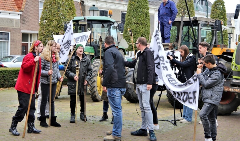 Heisa op het eiland, demonstranten vullen het straatbeeld