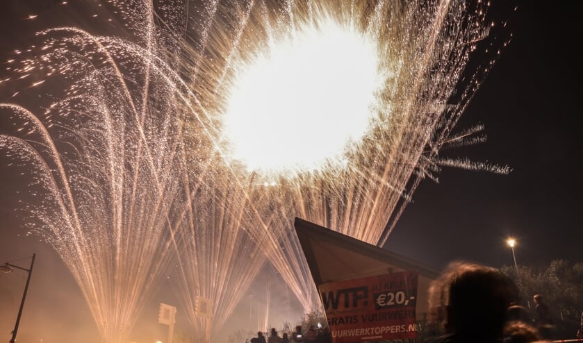 Zoutelande sluit toeristenseizoen af met grote vuurwerkshow