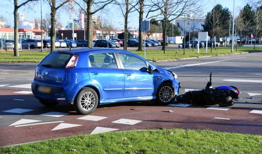 Botsing tussen scooter en auto op industrieterrein Middelburg