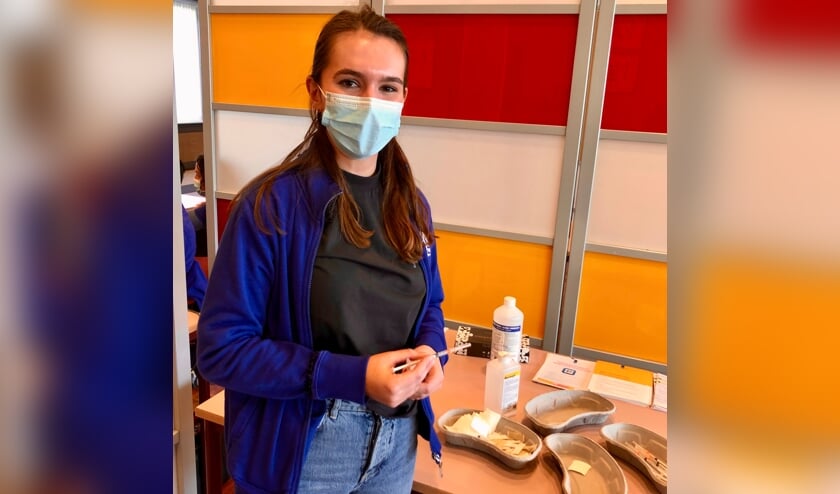 Thirza van der Male (19) uit Tholen heeft sinds februari al heel wat prikken gezet.