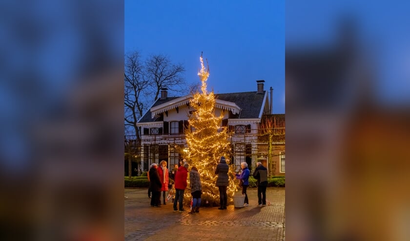 Kerst op het plein in Biezelinge begint vrijdag met lampionnenoptocht