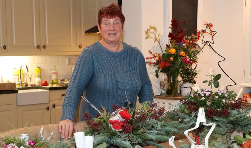 Sietske Talma maakt velen blij met haar kerststukken
