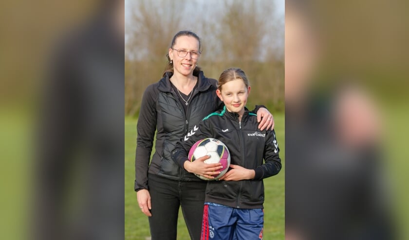 Trainster Ramona: ‘Voetbal is gewoon een erg leuke sport, ook voor meiden’