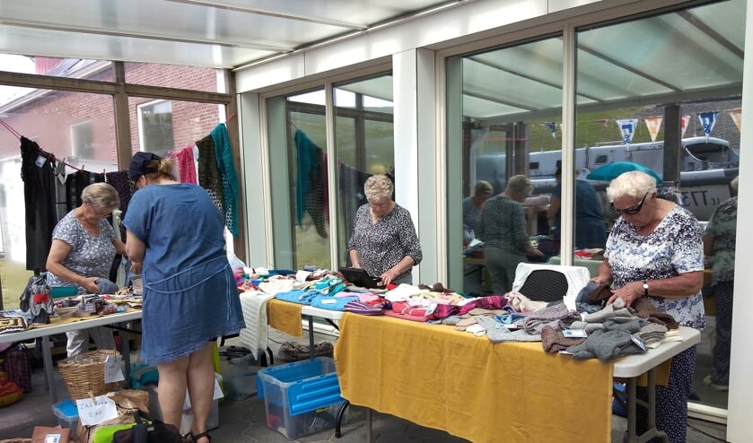 Verkoop van handwerkclub ‘de Mutsen’