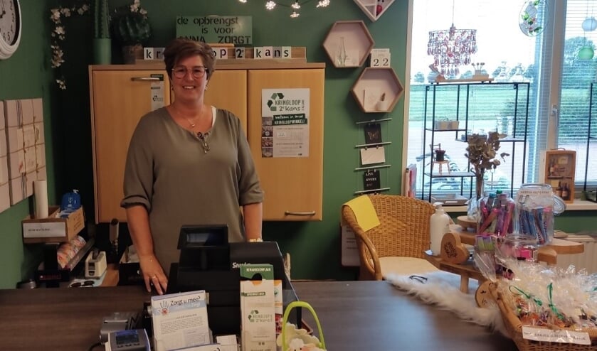 Kringloopwinkel 2e Kans viert één jarig bestaan