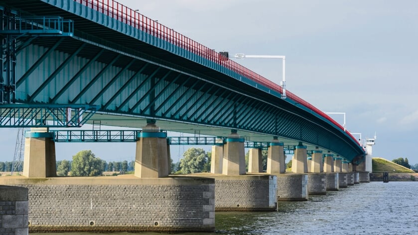 Haringvlietbrug (A29) komend weekend afgesloten in beide richtingen