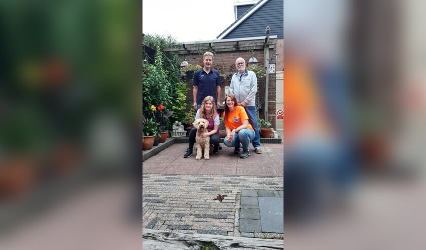 Lotte en Wieteke lopen deze week 4 keer 30 kilometer voor hun vaders