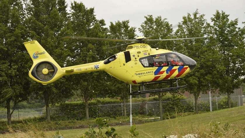 Hulpdiensten Rukken Groots Uit Naar Flierweg, Hoogwerker Haalt Patiënt ...