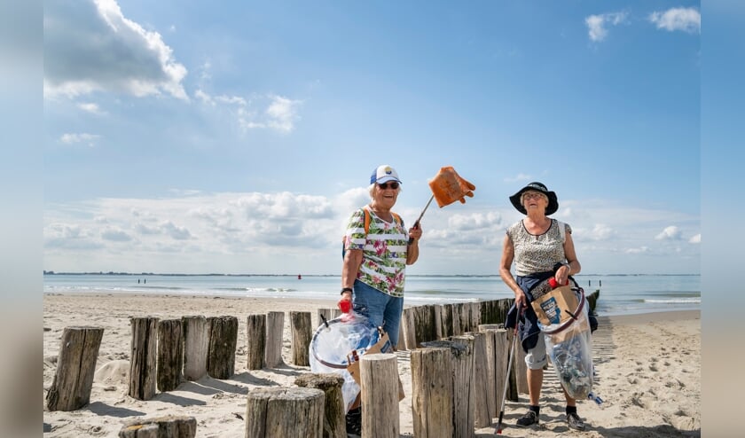 Vrijwilligers ontdoen Zeeuwse stranden van bijna 220 kilo afval