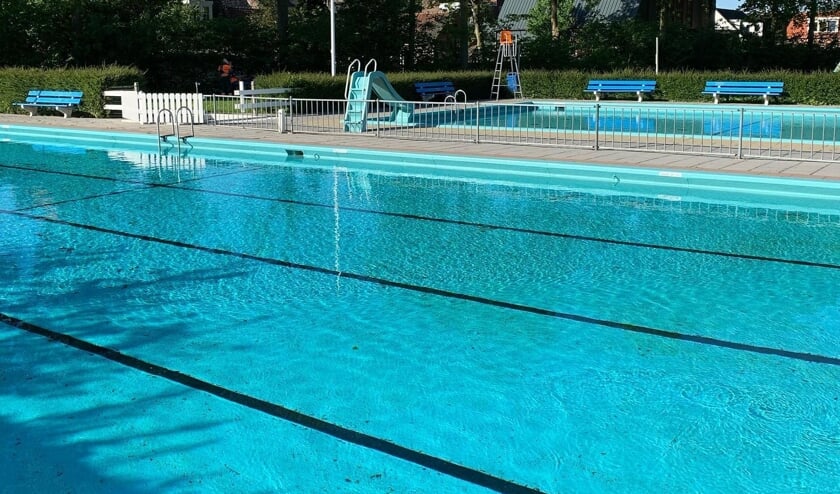 Zwembad De Goudvijver in Serooskerke blijft open in de winter