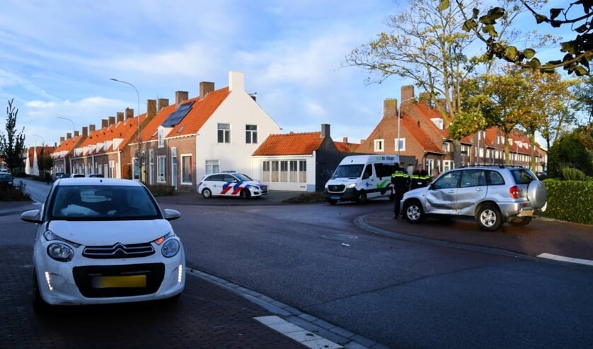 Auto’s botsen op kruising Middelburg