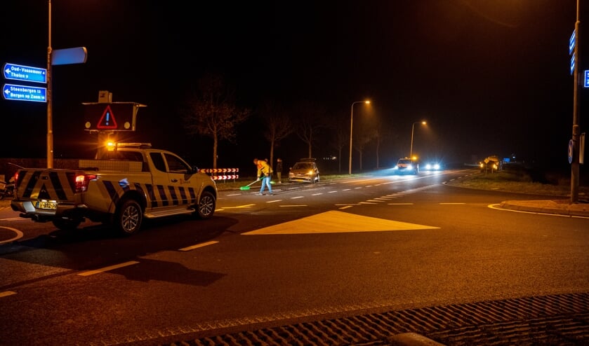Auto en bestelbus komen met elkaar in botsing aan Broekseweg: veel schade
