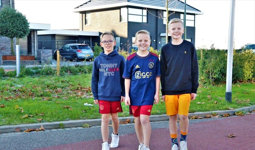 Liam, Thijs en Ties gaan in korte broek naar buiten om geld op te halen voor kinderen met kanker