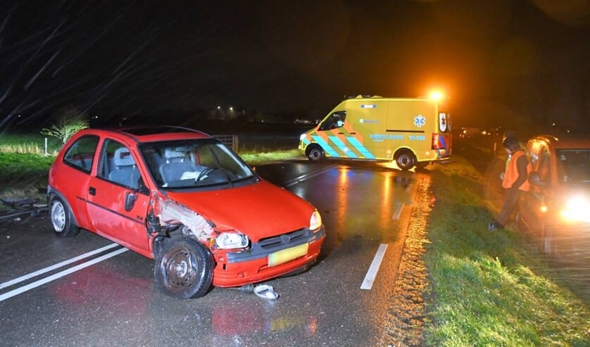 Tractor en auto in botsing bij Grijpskerke, één gewonde