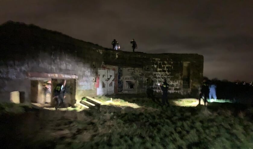 Politie houdt minderjarige met namaakwapen aan op illegaal feest in Middelburg