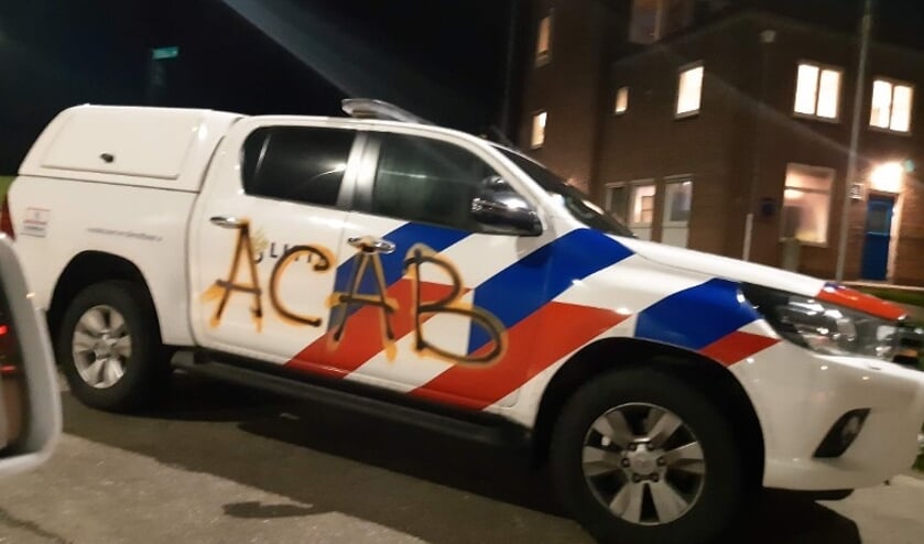 Politieauto’s beklad in Middelburg en Vlissingen