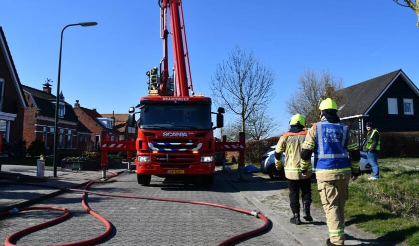 Uitslaande middelbrand woning Oud-Vossemeer