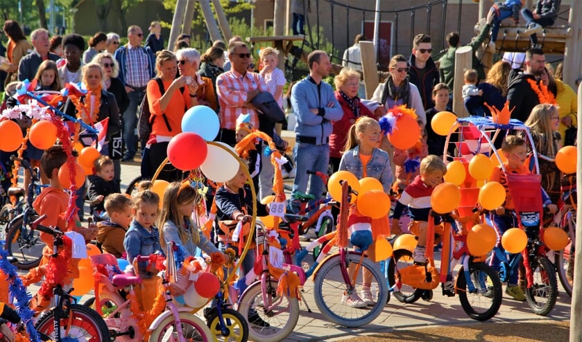 [FOTOALBUM] Tholen viert zonnige Koningsdag!