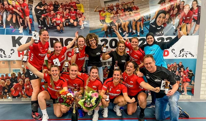 Dames HC Zeeland sluiten het seizoen af als kampioen