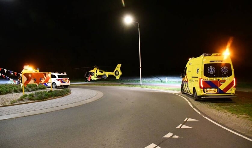 Traumahelikopter landt bij Oostkapelle voor medische noodsituatie