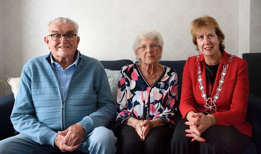 Nettie en Jan Steenhard-Schillemans zijn 65 jaar getrouwd: ‘Tijd is omgevlogen’