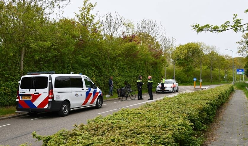 Fietsster gewond bij botsing auto met aanhanger Domburg