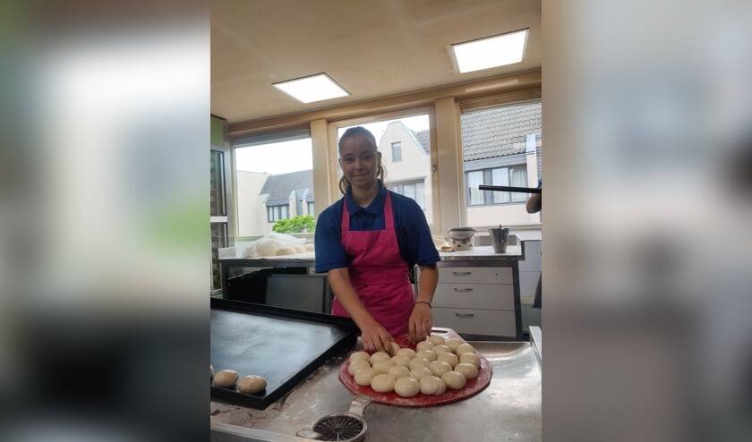 Manon Potappel: ‘Het is leuk om hier in de bakkerij te werken’