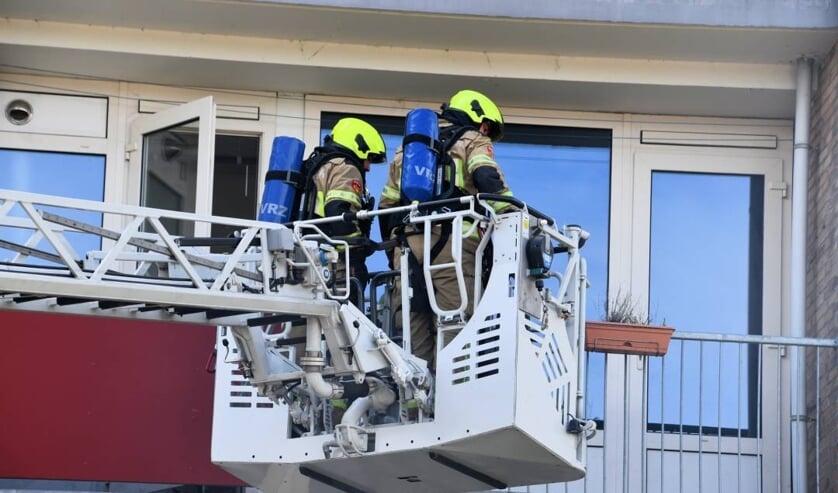 Drie mensen gered uit flat aan de Valckeslotlaan na brand