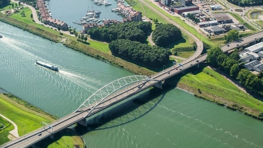 Omrijden: Tholensebrug gaat binnenkort een nacht dicht voor onderhoud